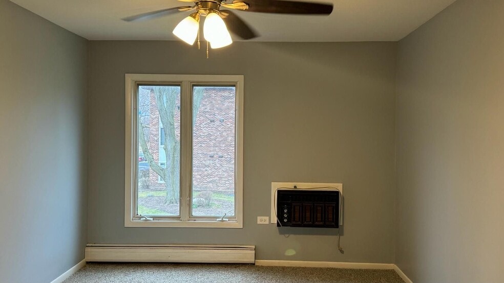 Building Photo - 1041 W Ogden Ave