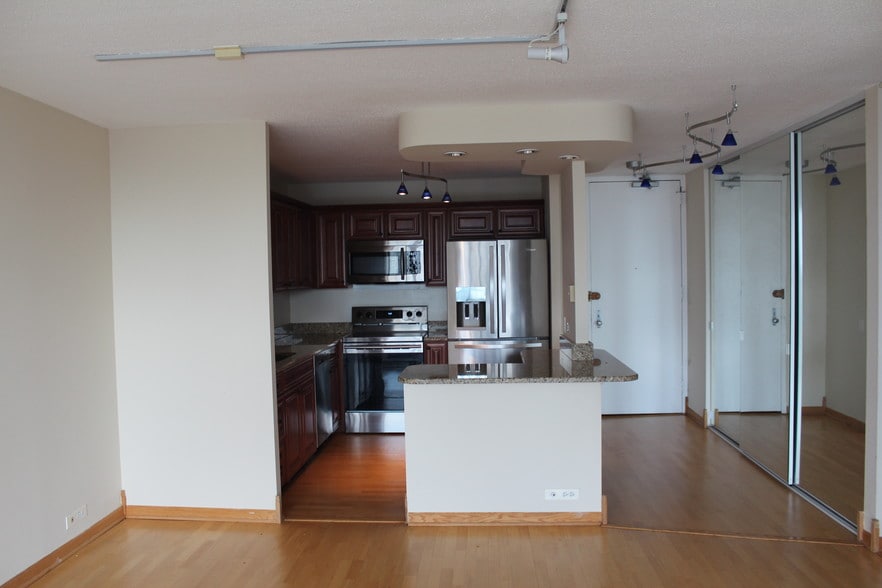 Building Photo - 405 N Wabash Ave