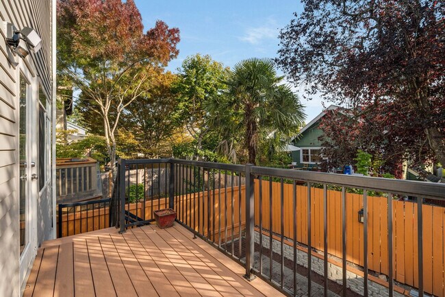 Building Photo - 4224 Francis Ave N