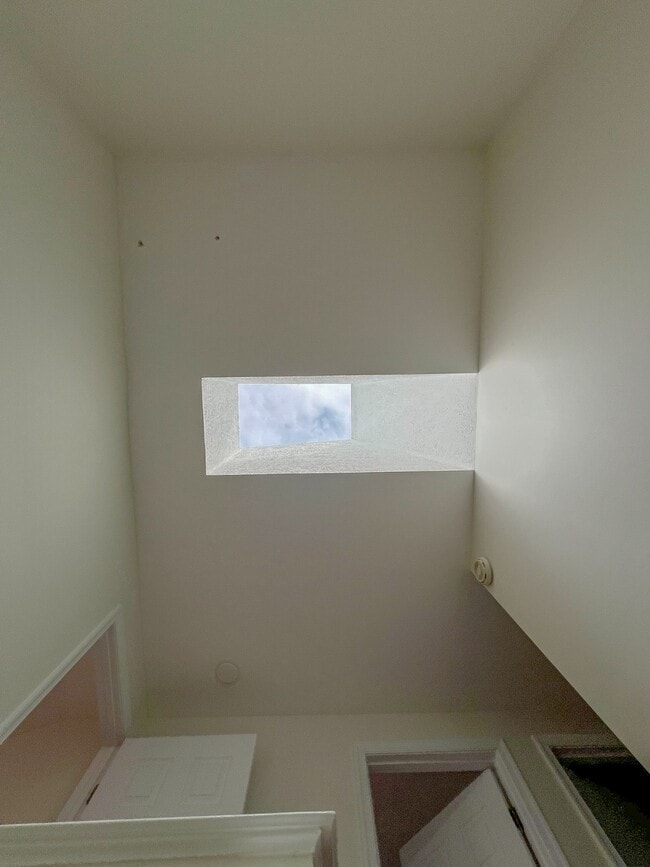 Building Photo - 14425 Gringsby Ct