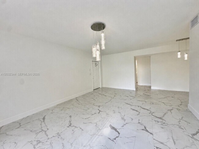 Building Photo - 1200 SW 113th Terrace