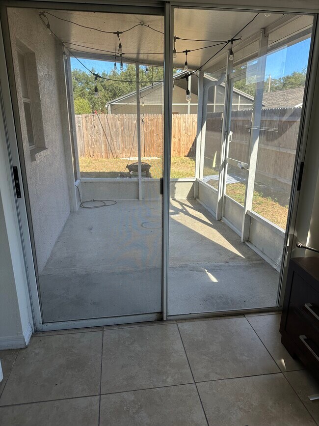 Building Photo - 6142 Lanshire Dr