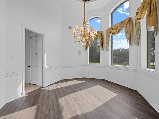 Building Photo - 15318 Beecham Dr