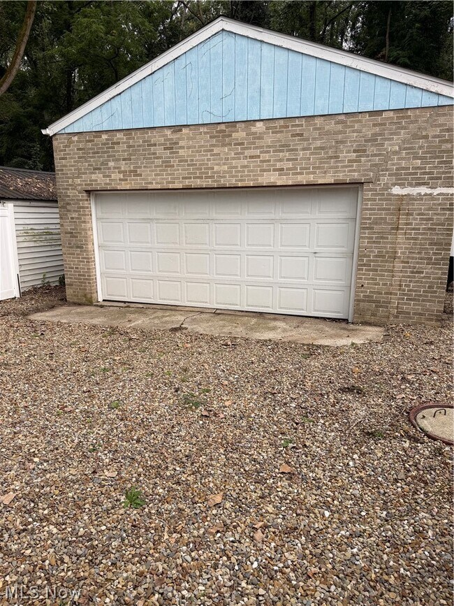 Building Photo - 4238 State Park Dr