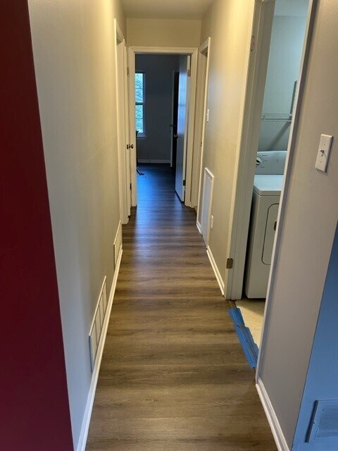 Building Photo - 568 Thrush Ct