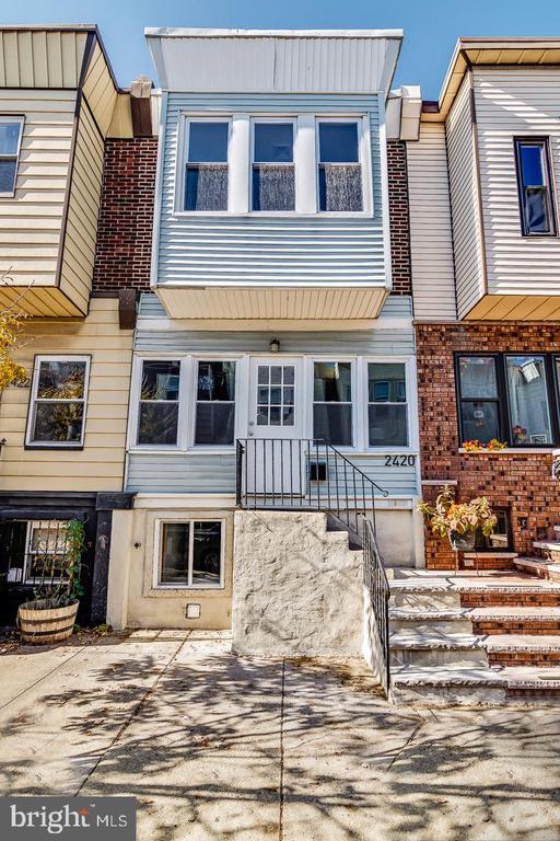 Building Photo - 2420 S Lee St