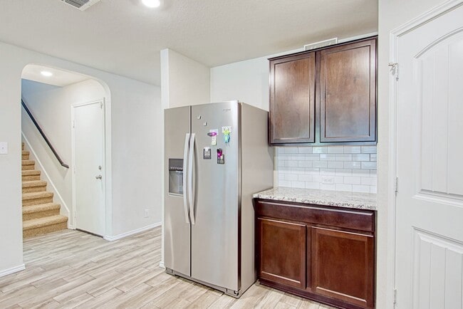 Building Photo - Kendall Brook Unit 1B