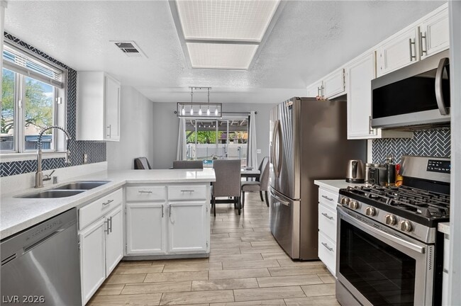 Building Photo - 7520 Bowles Dr