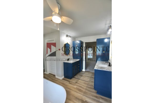 Building Photo - Recently remodeled South Tyler Home with Mother in Law Suite