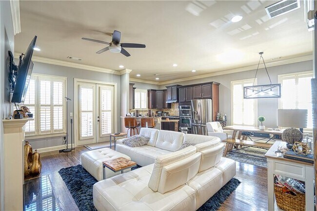 Building Photo - 4171 Mansion Way