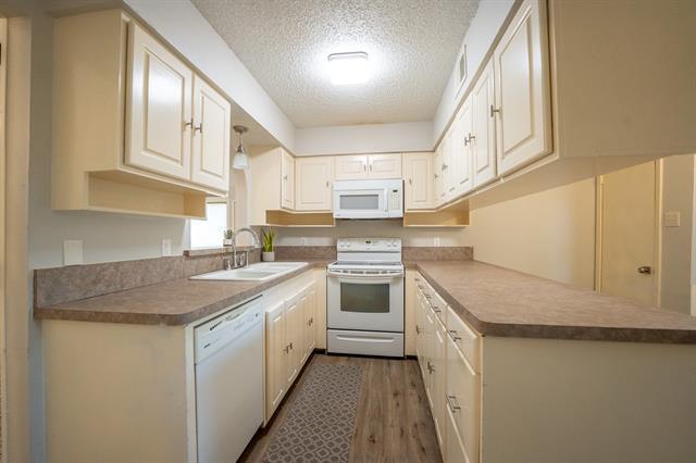 Building Photo - 5508 Flamingo Dr