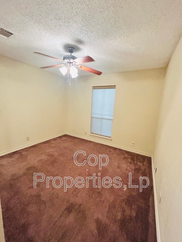 Building Photo - 14810 Ridge Hill Dr