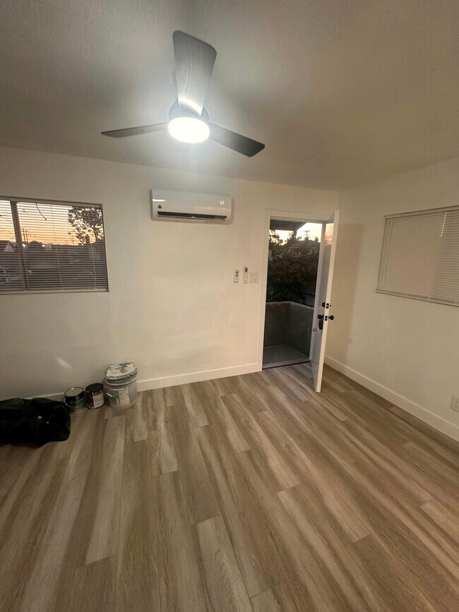 Building Photo - 934 1/2 Simmons Avenue, Unit 934 1/2