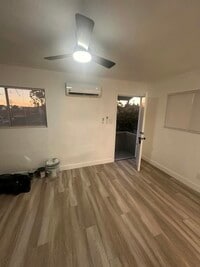 Building Photo - 934 1/2 Simmons Avenue, Unit 936
