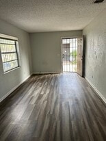 Building Photo - 1701 W Cherry St