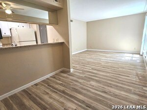 Building Photo - 8702 Village Dr