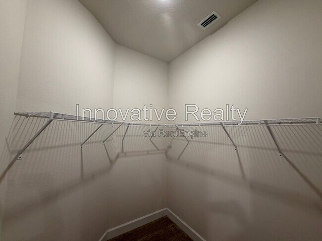 Building Photo - 2313 Angel Fish Loop