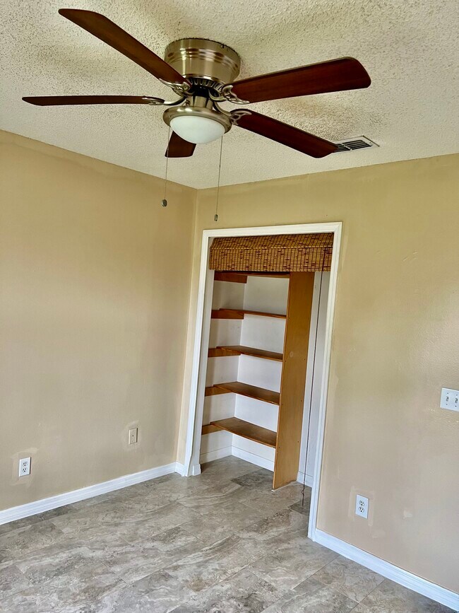 Building Photo - 7833 Chediston Cir