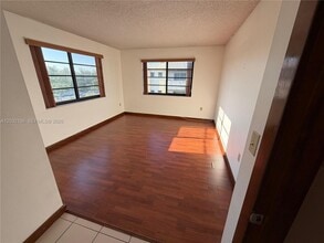 Building Photo - 605 NW 72nd Ave