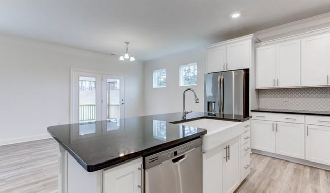 Building Photo - Available Now - Beautiful Open Floorplan 3...