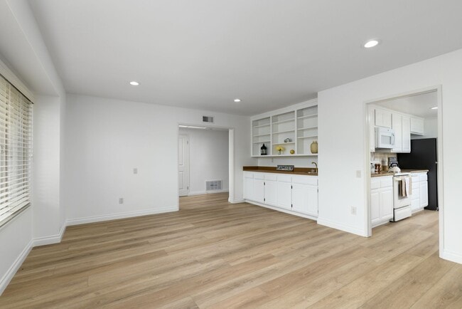Building Photo - 22106 Village 22