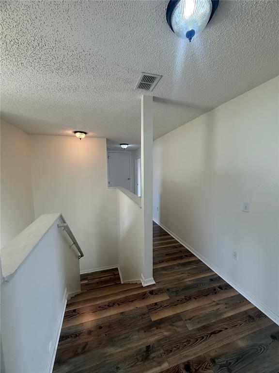Building Photo - 401 Mallard Way