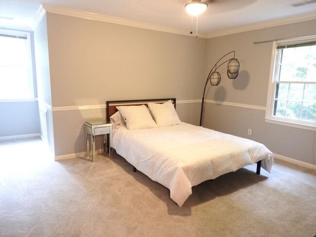 Building Photo - 804 Tulip Poplar Dr