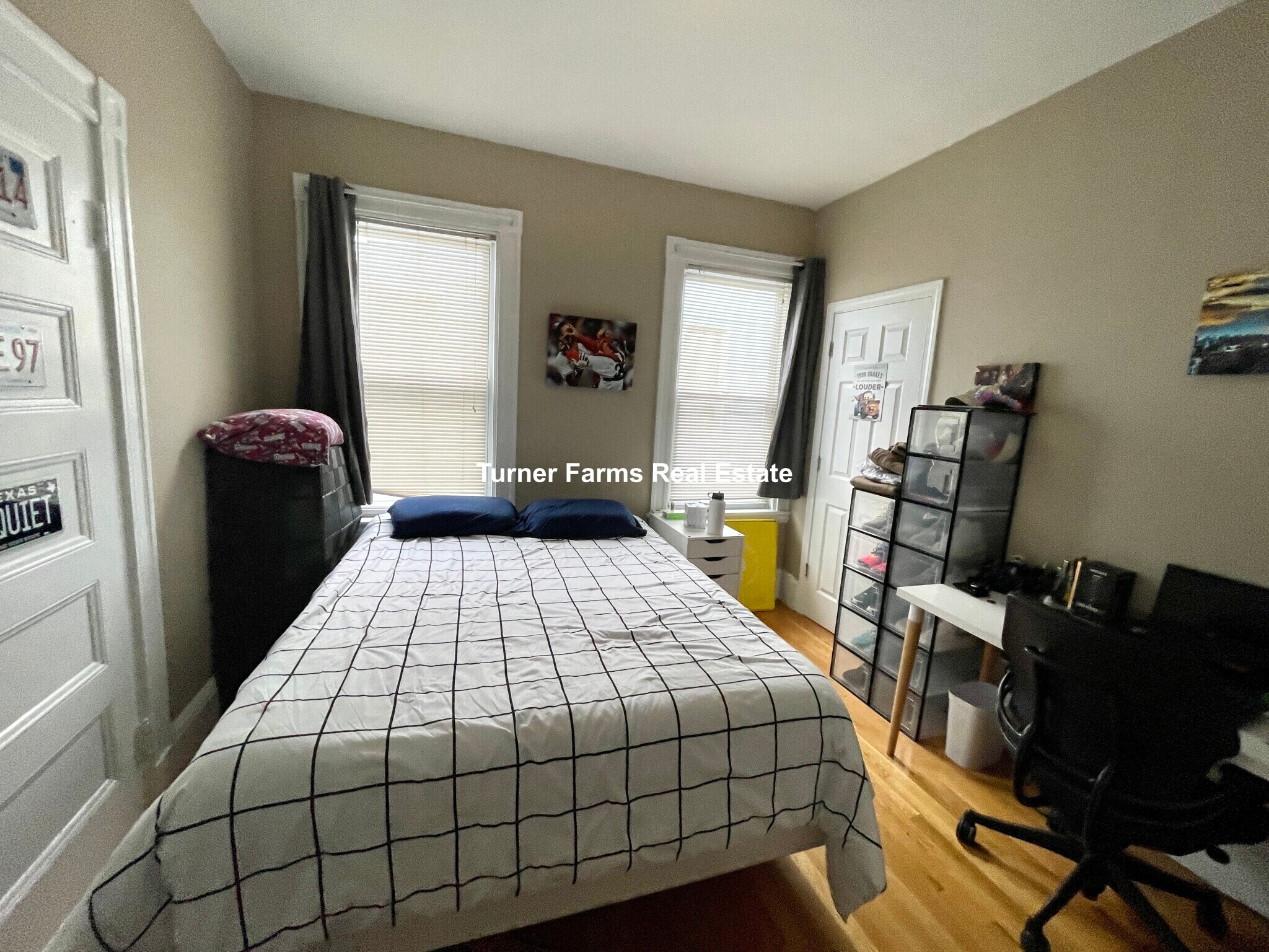 Building Photo - 42 Hillside St