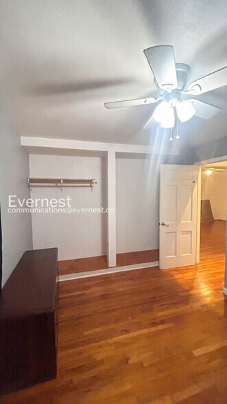 Building Photo - 118 Cravens Ave
