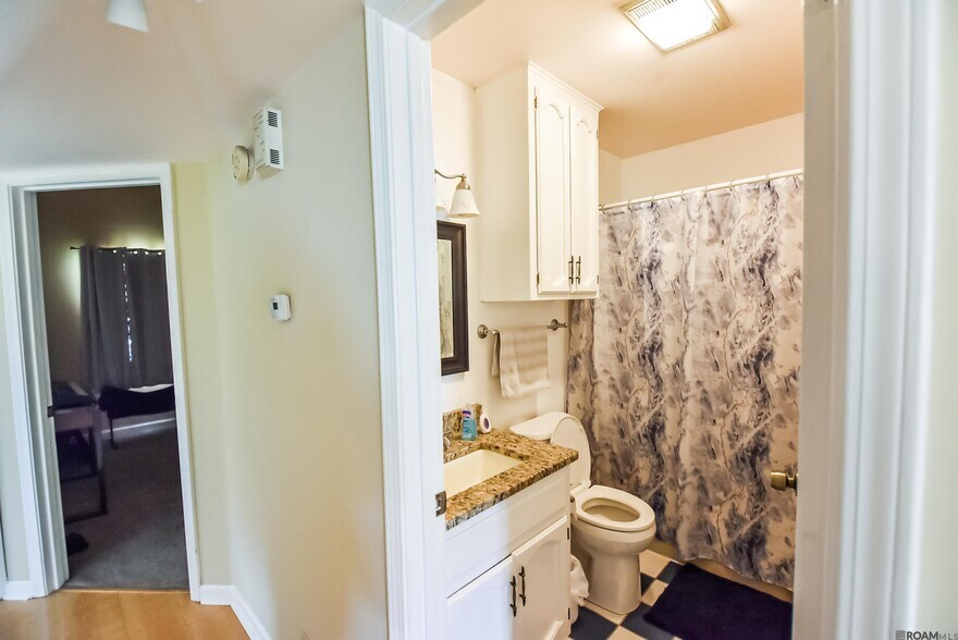 Building Photo - 141 E Boyd Dr