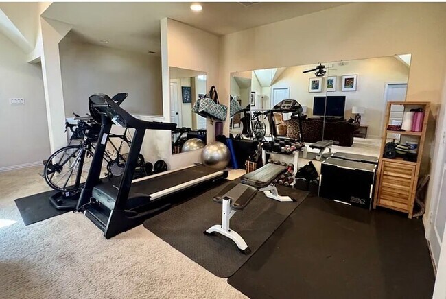 Building Photo - 5820 Palo Pinto Ave