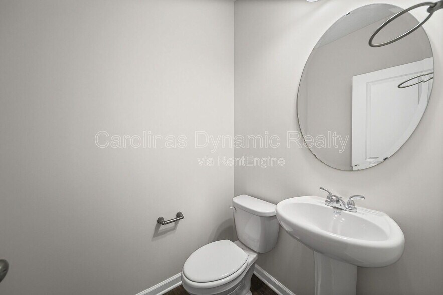 Building Photo - 133 Pumice Dr