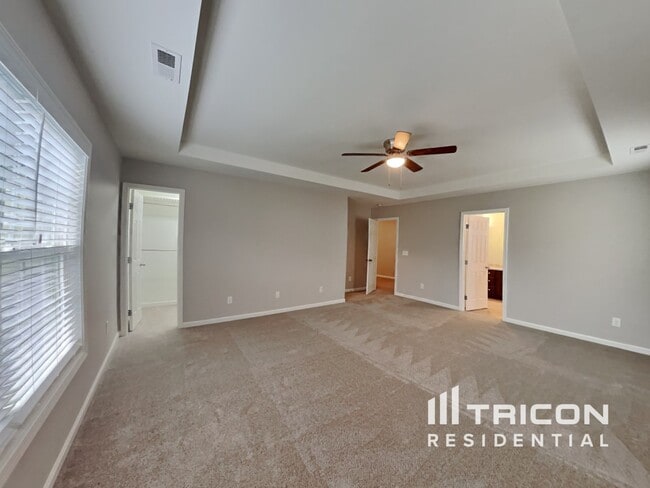 Building Photo - 123 Charndon Way