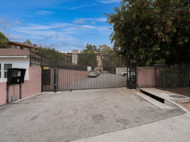 Building Photo - 243 S Avenue 50