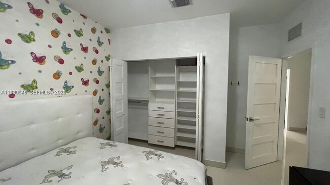 Building Photo - 3570 W 92nd Pl