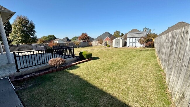 Building Photo - Spacious Stonegate Retreat with Home Office & Outdoor Living