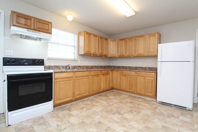 Building Photo - Updated 3BR/1BA Patio Home in Northeast Pe...