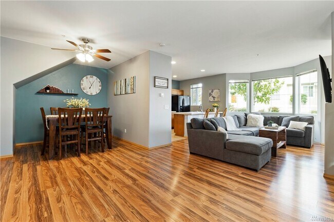 Building Photo - 2085 Bobs Hollow Ln