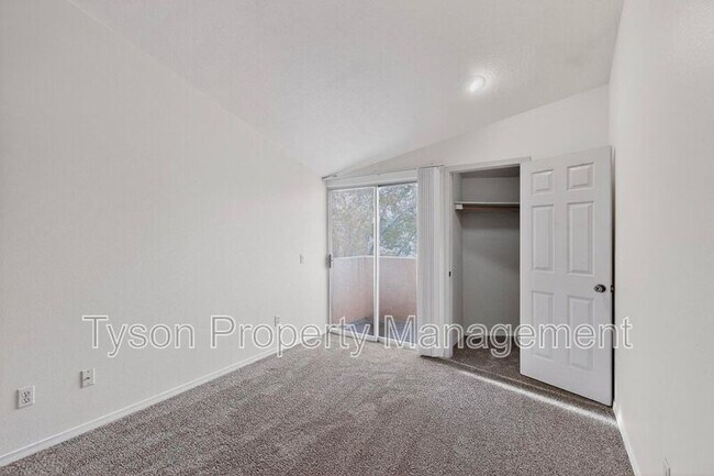 Building Photo - 1732 Del Cielo Dr NW