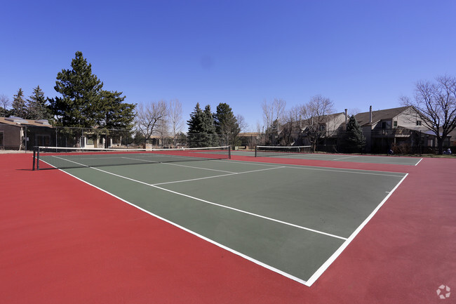 Tennis Court - Tantra Lake