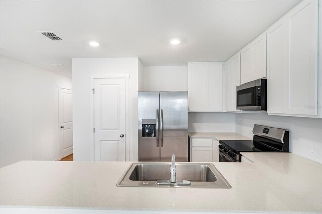 Building Photo - 1566 Plank Pl