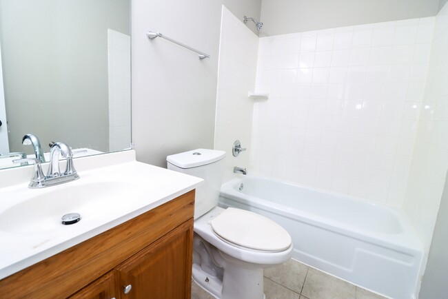 Building Photo - 9240 Bridle Path Ln