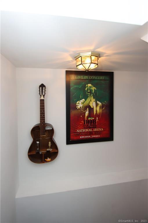 Building Photo - 70 Tulip Tree Ct