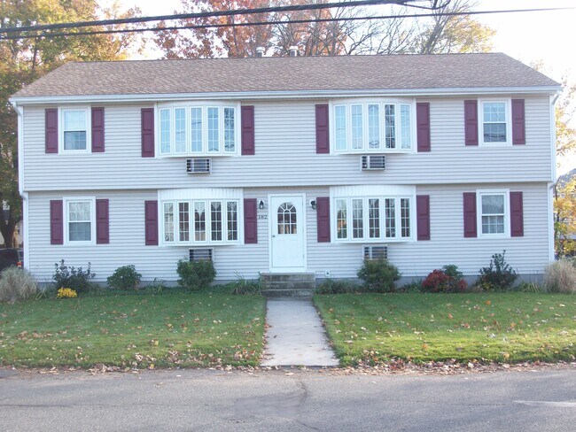 Primary Photo - 182 Howard St