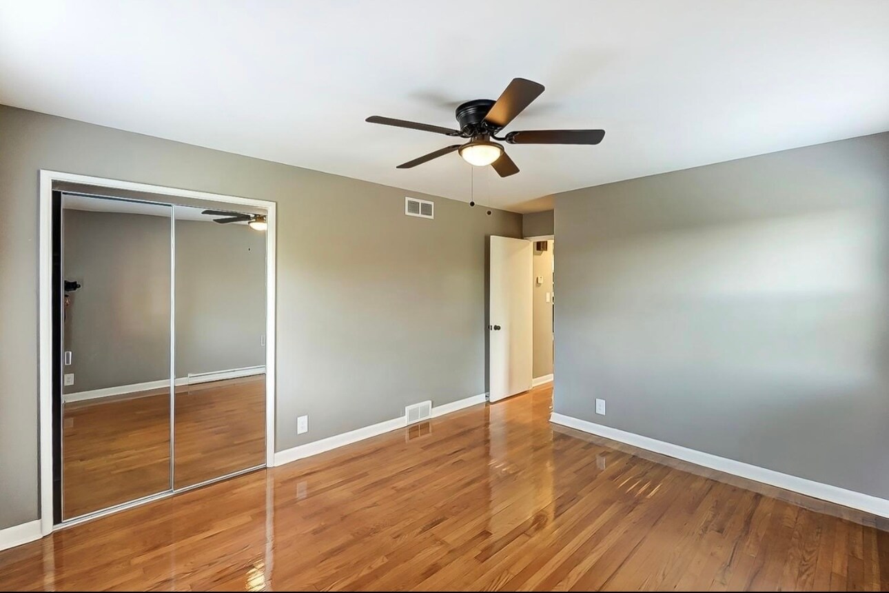 Building Photo - 4936 Kelsch Ln