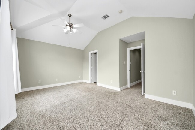 Building Photo - 8715 Meadowcroft Dr