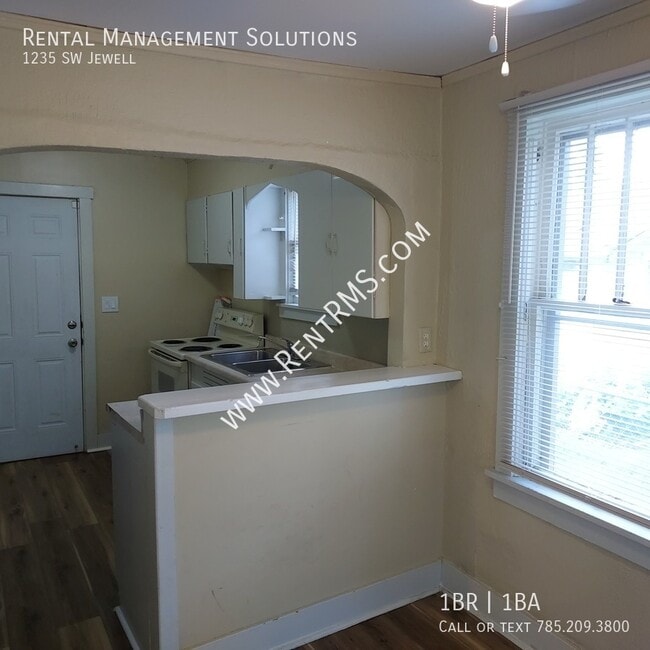 Building Photo - 1235 SW Jewell-