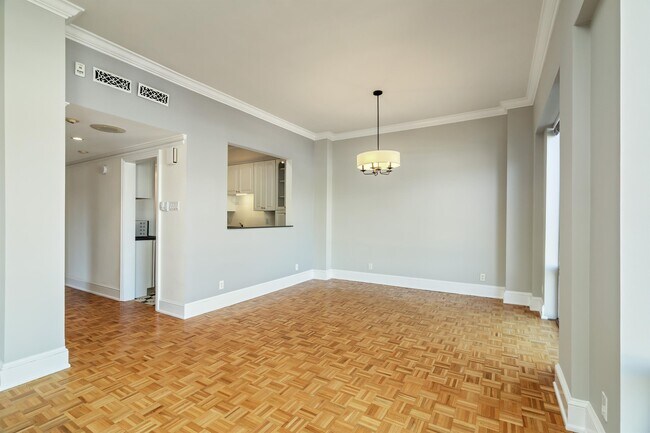 Building Photo - 1400 Kenesaw Ave