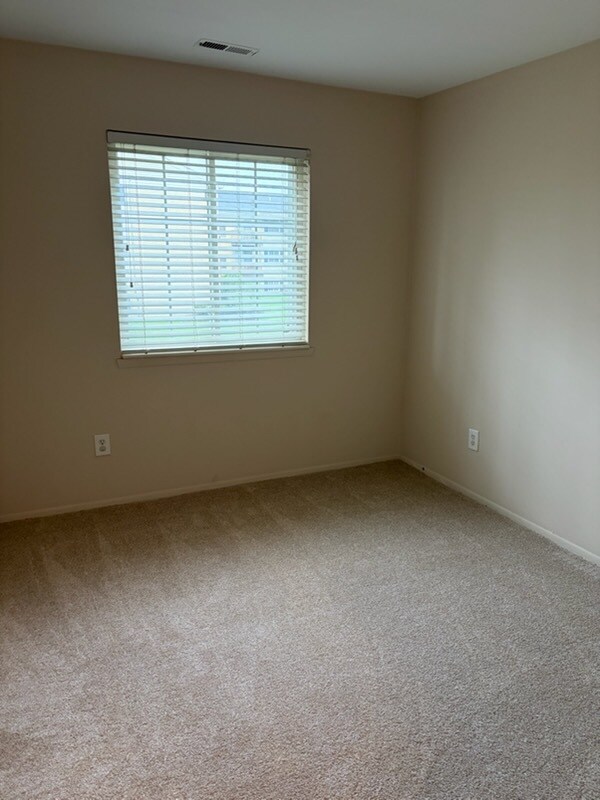 Building Photo - 45250 Keding St