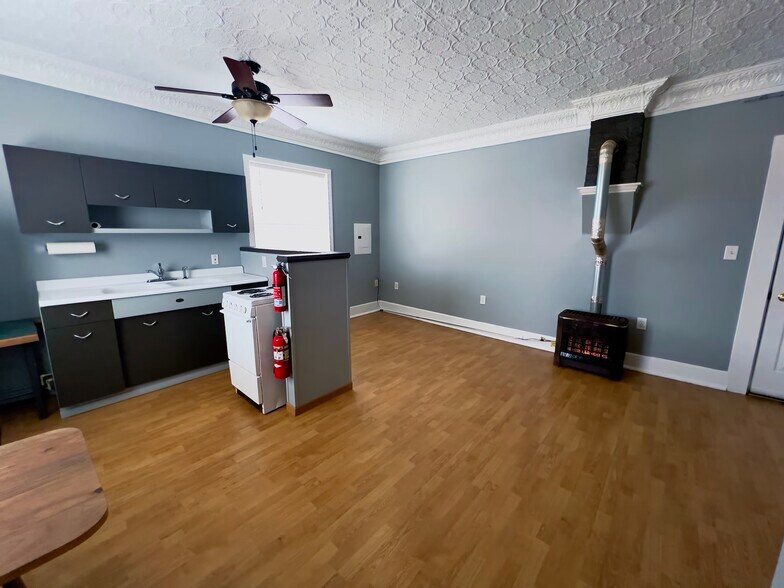 Building Photo - 15 Park Cir